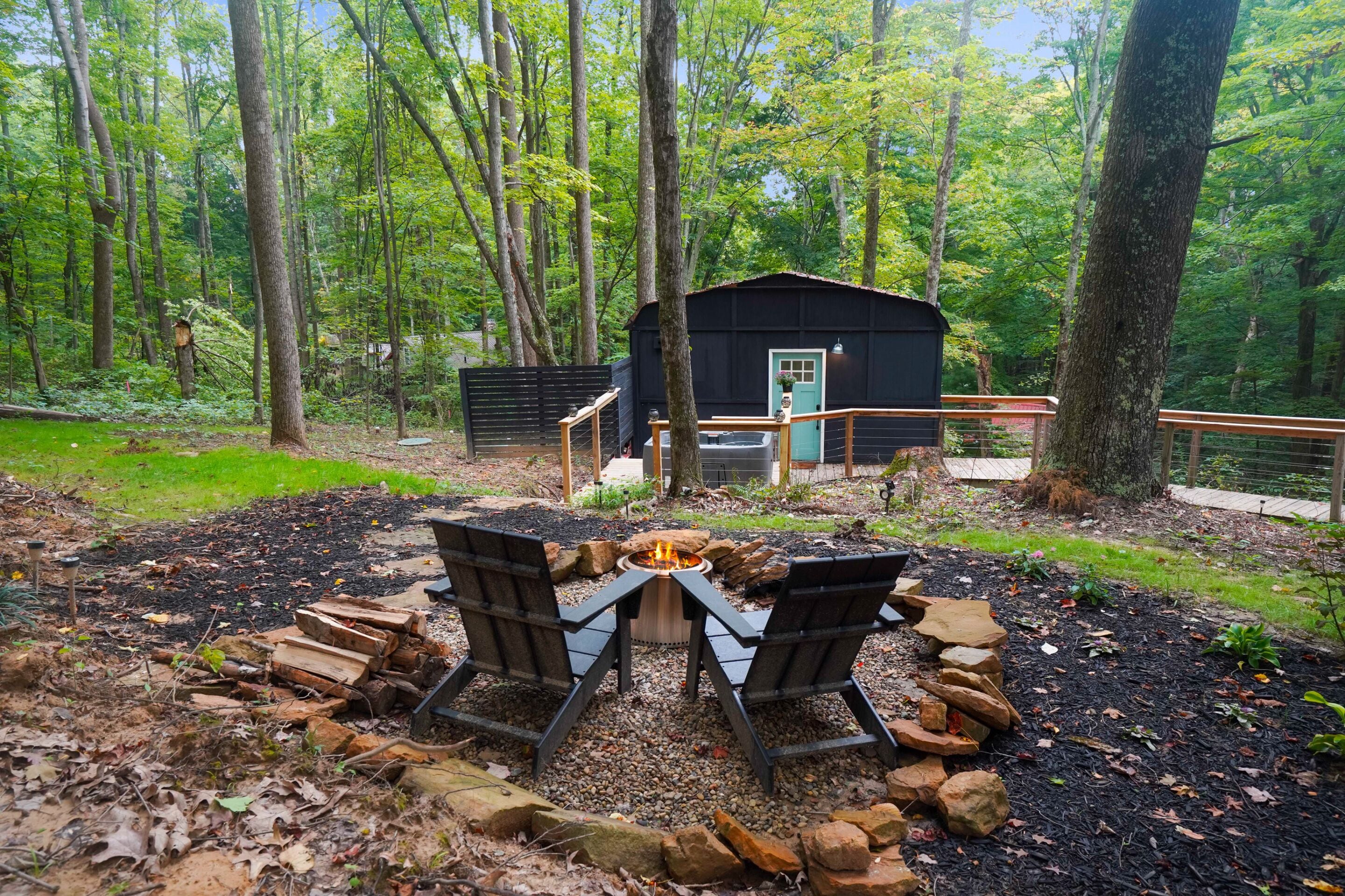 Jasper's Nook | Hot Tub, Outdoor Shower