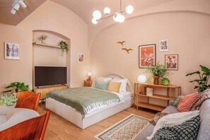 TV, offices - TurnKey | Antonin Dvorak Studio VIII (Praha 2)