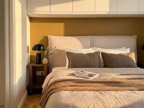 1 slaapkamer, een strijkplank/strijkijzer, reisbedje, wifi