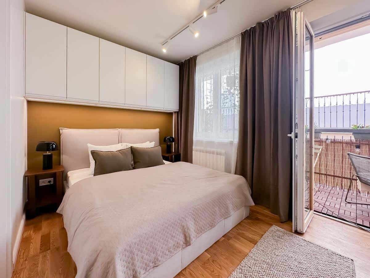 5 slaapkamers, een strijkplank/strijkijzer, reisbedje, wifi