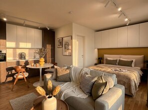 Een televisie en een kantoor