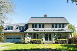 Exterior - Third Beach Road (Middletown)
