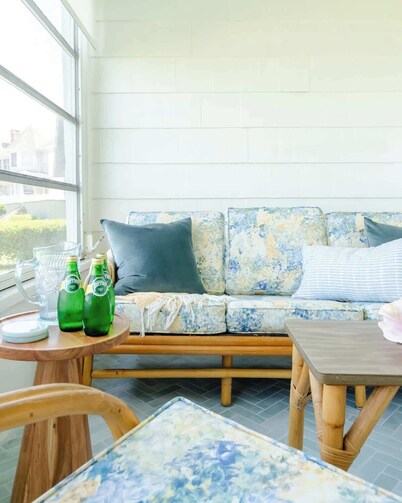 Charming Waterfront Cottage