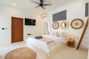 Basic Villa | 4 bedrooms, desk, laptop workspace, iron/ironing board - Villa Kleoa (Cemagi)