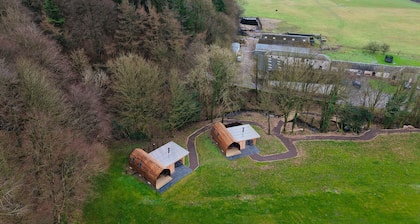 Luxury Rural Cabin with Wood Fired Hot Tub