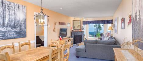 Télévision, cheminée