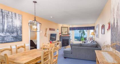 Ski-In/Ski-Out Family Condo with outdoor pool