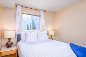 3 makuuhuonetta, vauvan matkasänky, Wi-Fi, vuodevaatteet