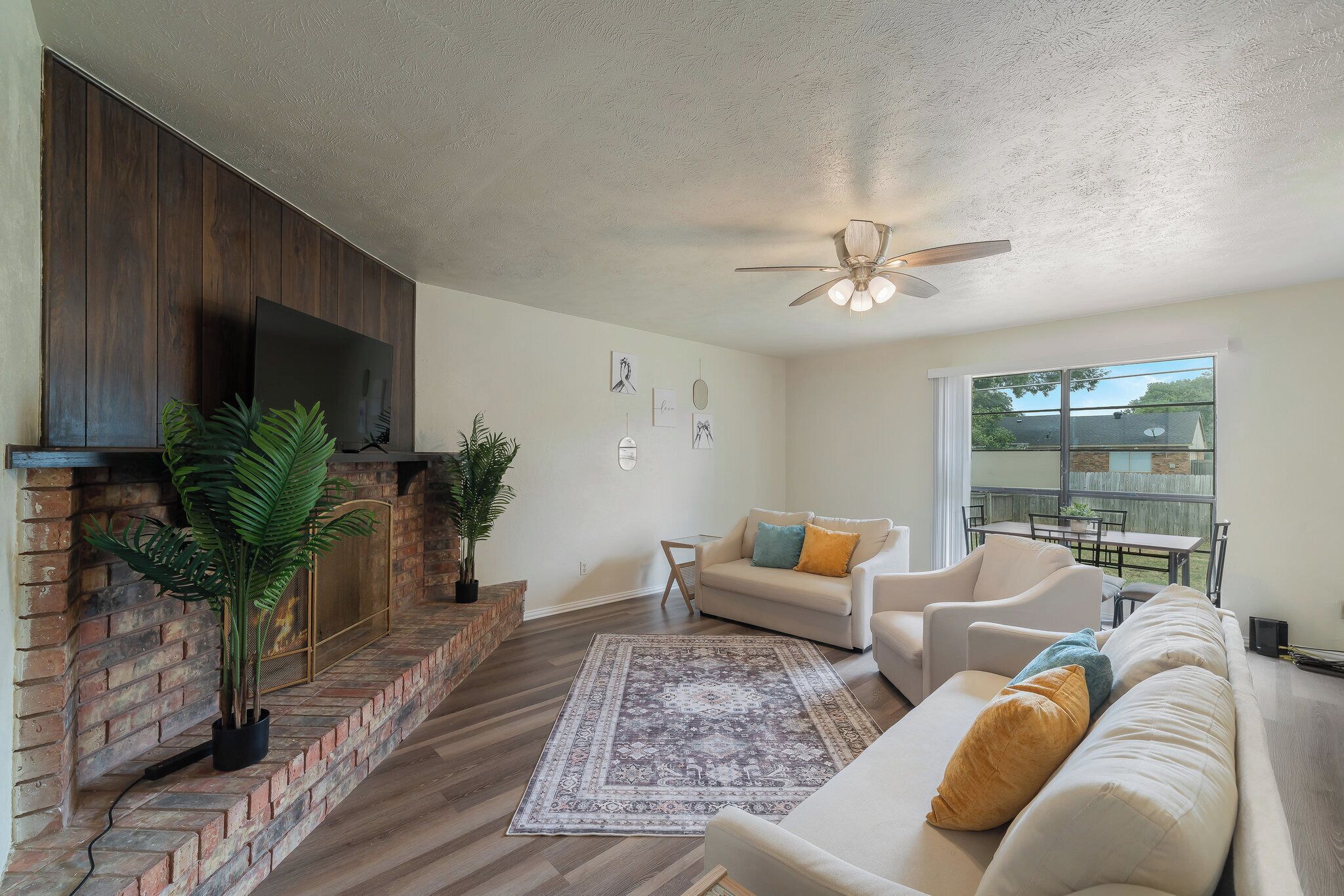Charming 3-bedroom house in pleasant The Colony with WiFi, AC