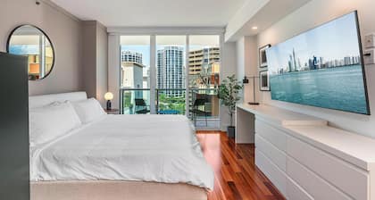 Coconut Grove Studio: Sleeps 4 Includes Parking