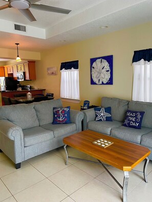 Smart TV, books - Villa in Paradise  (Bodden Town)