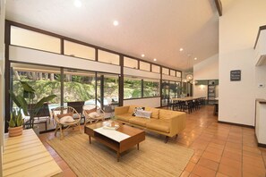 Televisión y oficina