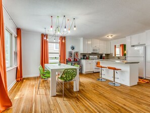 Dining - Insta-Worthy | Dog Friendly | Hot Tub | EXPO (Tulsa)