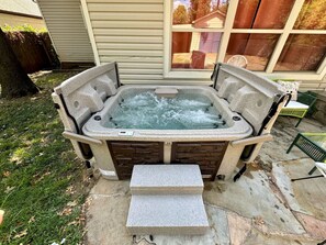 Terrace/patio - Insta-Worthy | Dog Friendly | Hot Tub | EXPO (Tulsa)