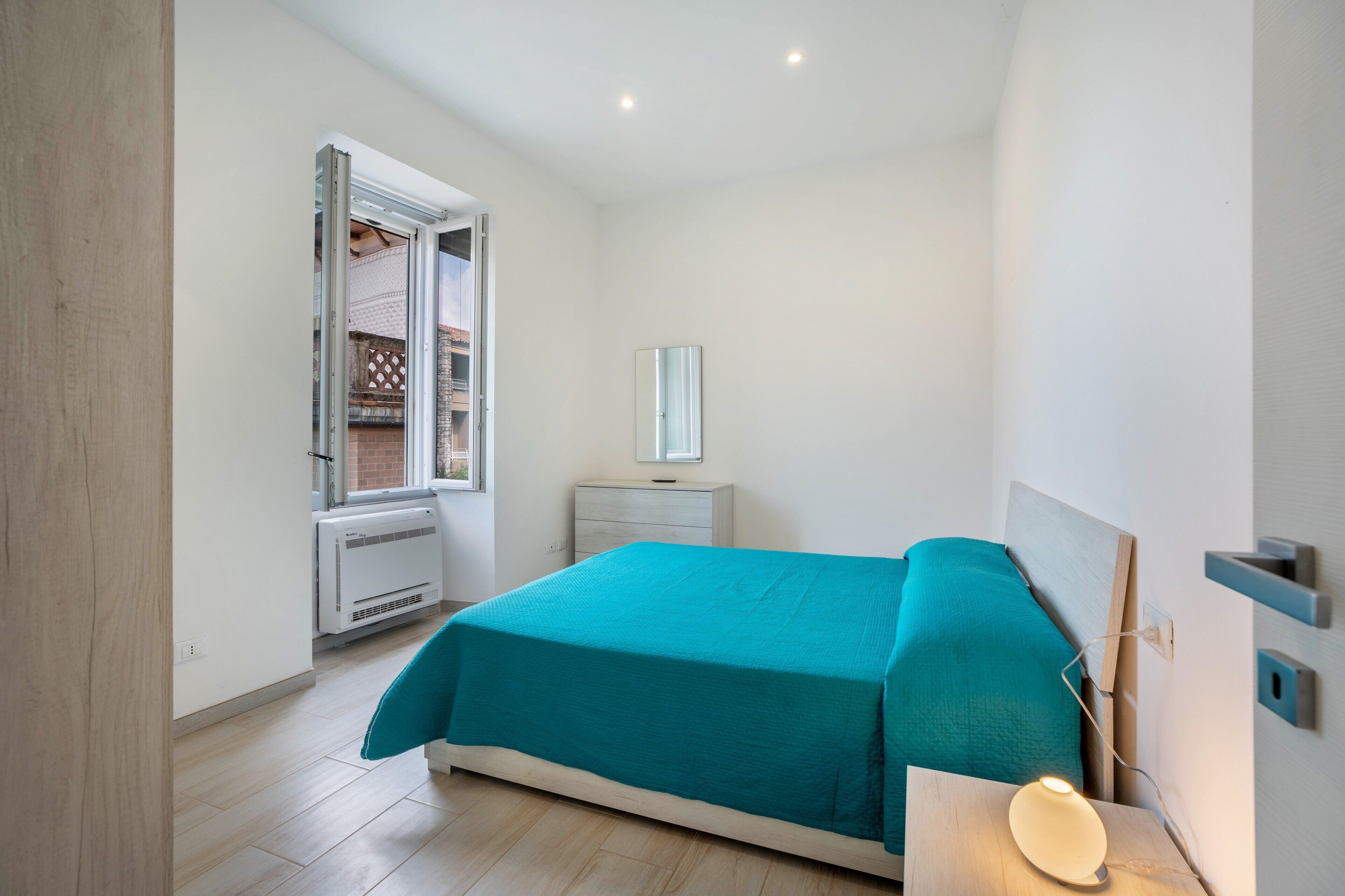 1 sovrum och sängkläder