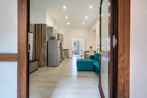 Interior - Apartment 'Blue Water' with Air Conditioning (Porto Valtravaglia)
