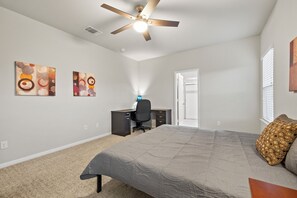 4 bedrooms, iron/ironing board, WiFi, bed sheets