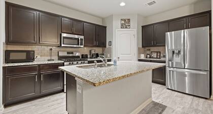 Elegant Home with Cozy Vibes