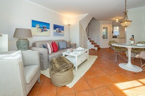 Een televisie en een dvd-speler