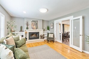 TV - Lehi Getaway | Newly remodeled (Lehi)