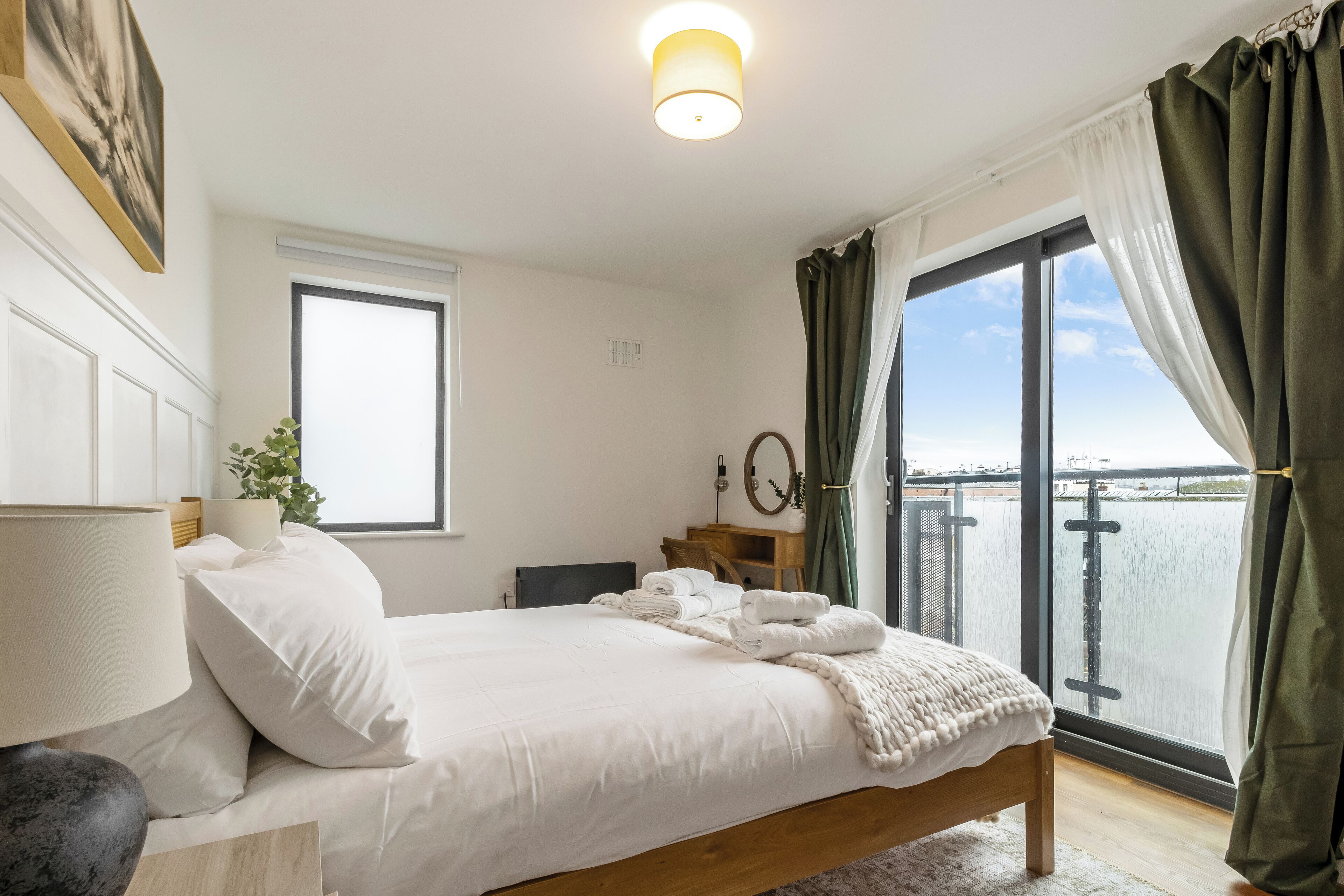 Apartemen, pemandangan kota | 1 kamar tidur, setrika/meja setrika, dan Wi-Fi gratis