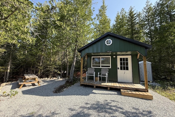 Henry's Cabin - Johnswood Off Grid Cabins on Drummond Island (5080)