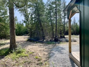 Bathroom - Henry's Cabin - Johnswood Off Grid Cabins on Drummond Island (Drummond Island)
