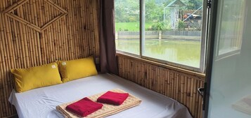 全景双人房, 部分湖景 | 免费 WiFi