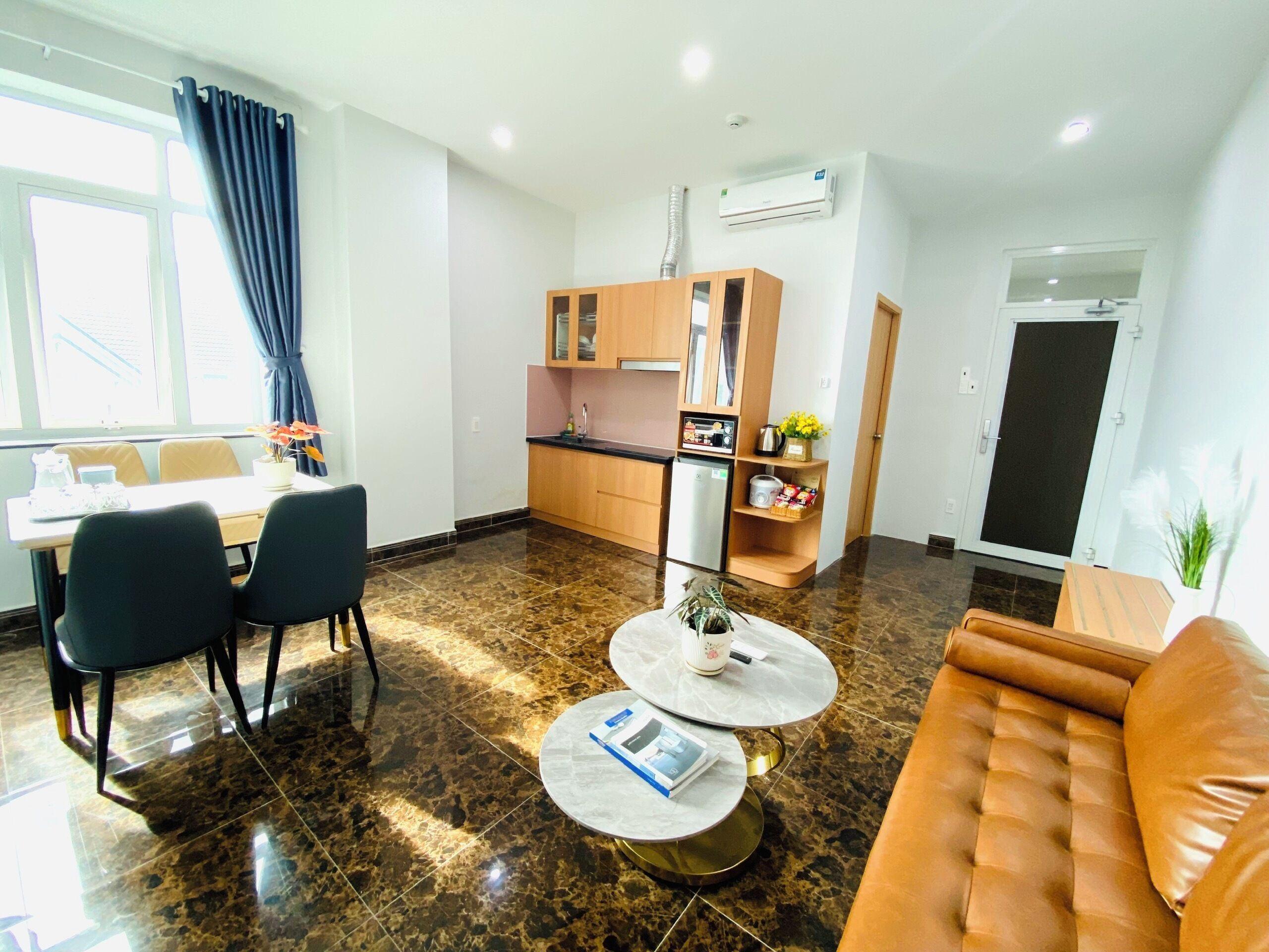 Business Apartment | Living area