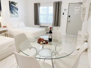 Iron/ironing board, bed sheets