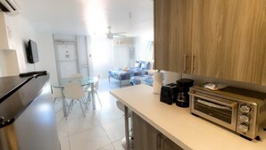 Interior - Studio | 2 Beds |  Kitchen | Rooftop| Near Beach (Miami beach)