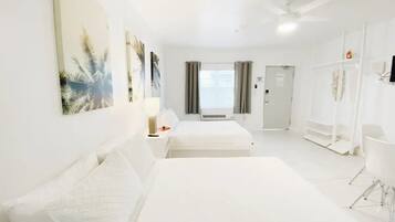 Iron/ironing board, bed sheets