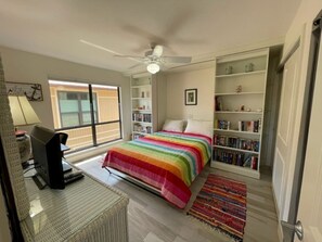 2 bedrooms, desk, iron/ironing board, WiFi