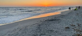 Spectacular 2-bedroom townhome on Sanibel, short walk to stunning Gulf beach