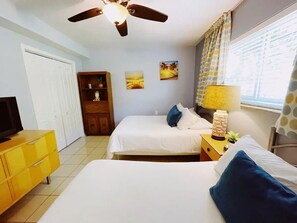 1 slaapkamer, een strijkplank/strijkijzer, wifi