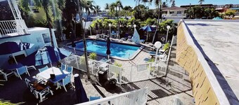 Cozy Standard Double Room - Steps to Beach, Free Parking & Pool