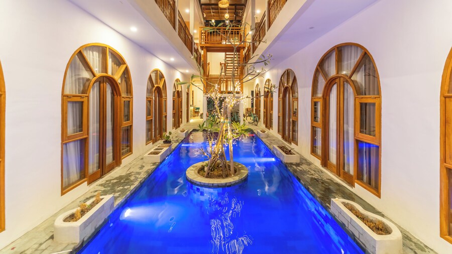 Yulaman Hotel