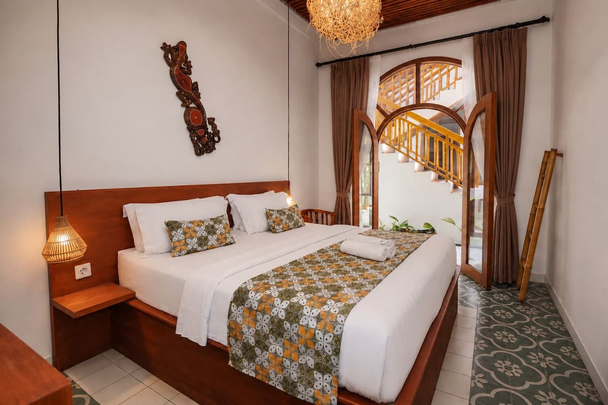 Comfort Single Room | Premium bedding, pillow-top beds, in-room safe, blackout curtains