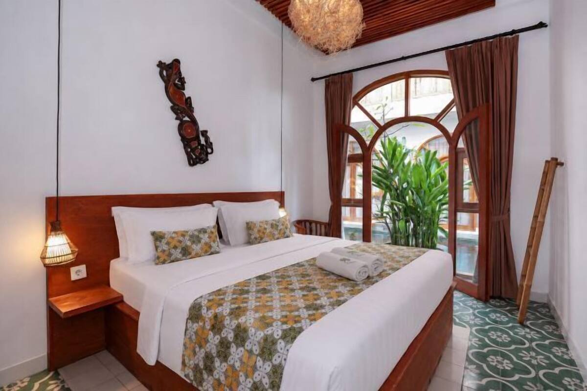 Premium bedding, pillow-top beds, in-room safe, blackout curtains