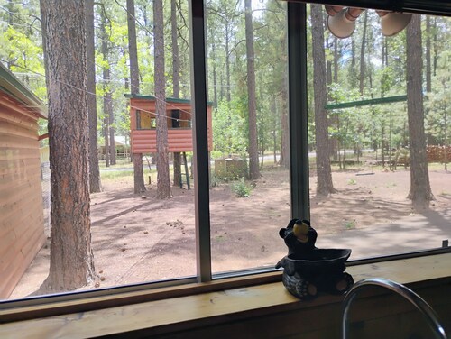 3,200+ sqft: Spacious 6-Bedroom Cabin in White Mountain Retreat