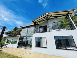 Exterior - 180 degree Mountain View  (El Peñol)