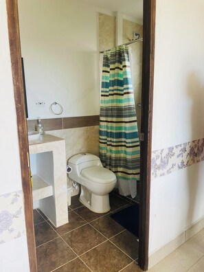 Towels, soap, toilet paper - 180 degree Mountain View  (El Peñol)