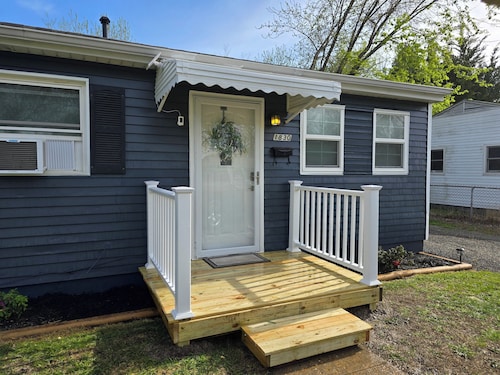 Cozy Haven in Hampton Roads – Near Beaches, Military Bases & Historic Sites!