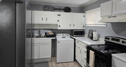 Cozy Haven in Hampton Roads – Near Beaches, Military Bases & Historic Sites!