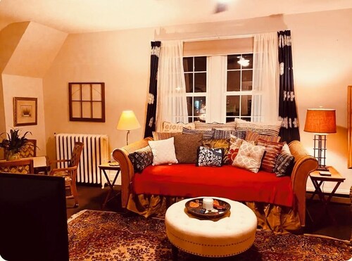 Morocco Loft 2BR overlooking city walking mall 