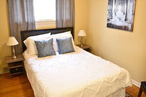 3 Schlafzimmer, Schreibtisch, Bügeleisen/Bügelbrett, WLAN