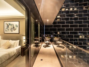 Bureau, fer et planche à repasser, Wi-Fi, draps fournis