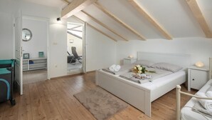Room - Villa Anna With Private Pool And Garden, Bribir, Croatia (Bribir)
