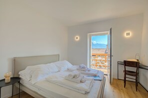 2 bedrooms, desk, free WiFi, bed sheets