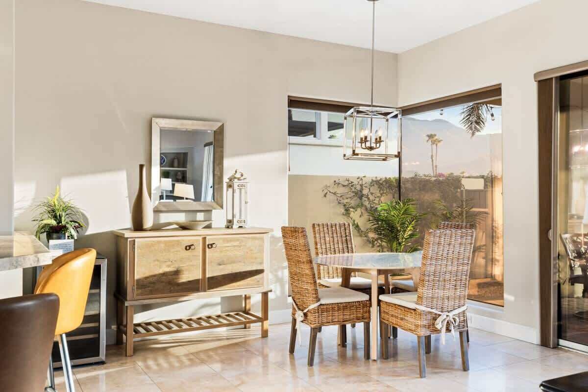 屋外ダイニングエリア